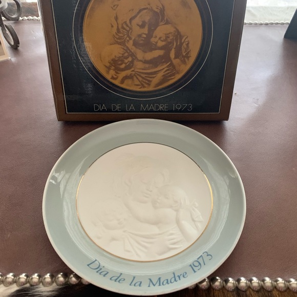 RARE Lladro “Día De La Madre” Mother’s Day Plate